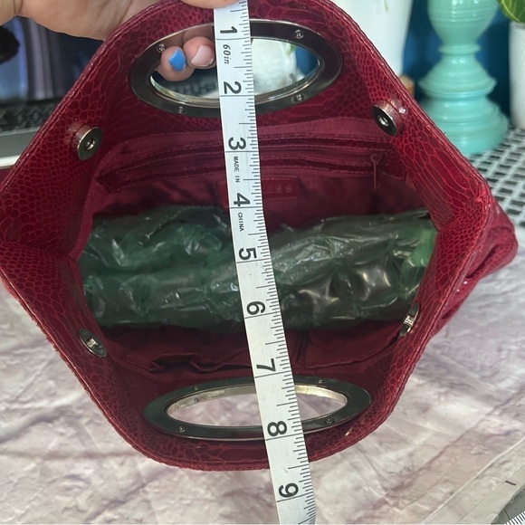 Vintage Express Red Faux Leather Clutch Snake Skin Snap Handle Bag - Picture 6 of 7